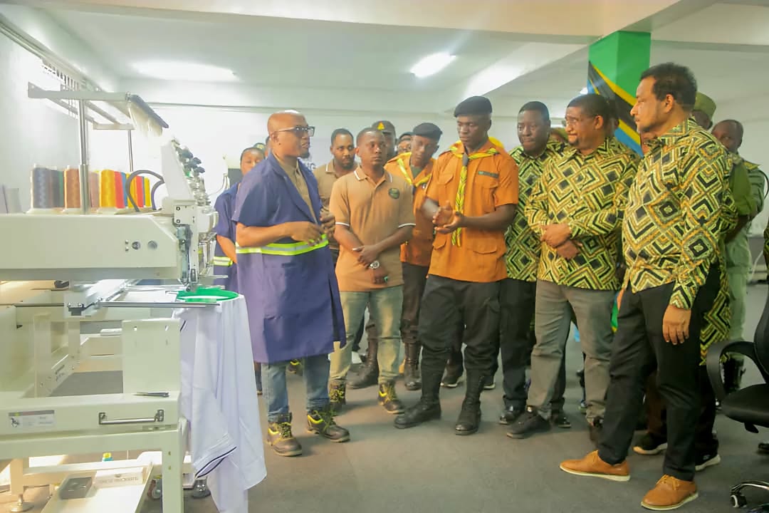 KIONGOZI WA MBIO ZA MWENGE WA UHURU KITAIFA AHAMASISHA VIJANA KUCHANGAMKIA FURSA