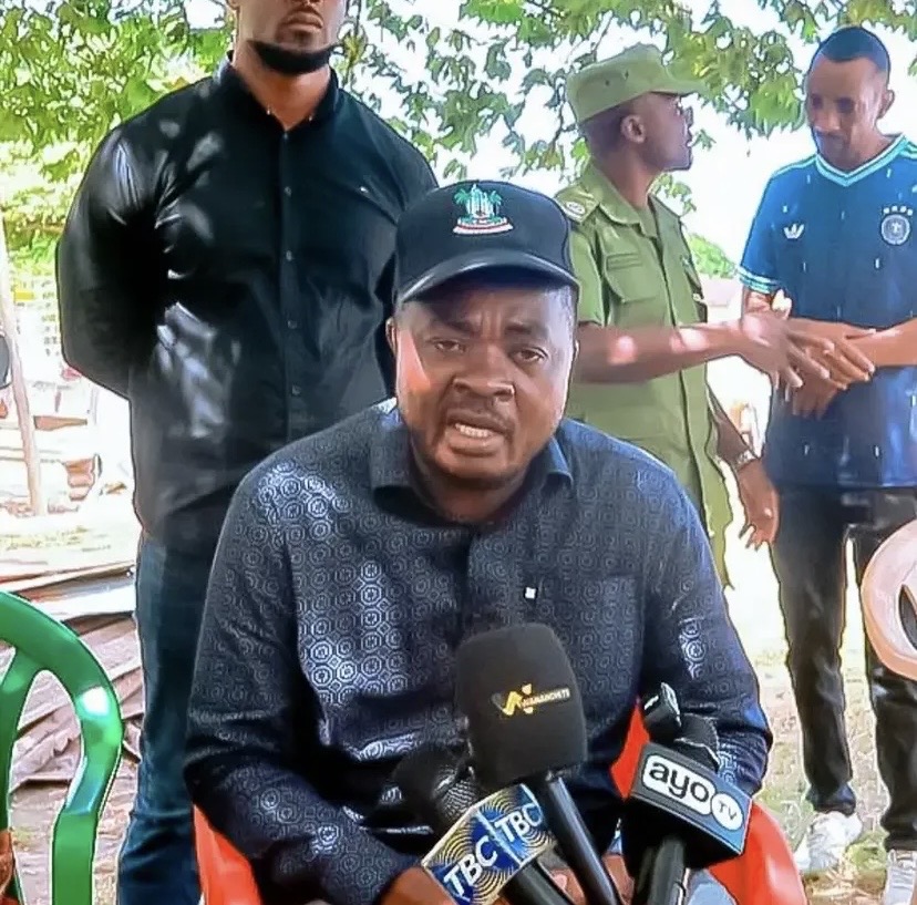 DC KINONDONI ACHUKUA HATUA KUSAIDIA FAMILIA ILIYOBOMOLEWA MAKAZI